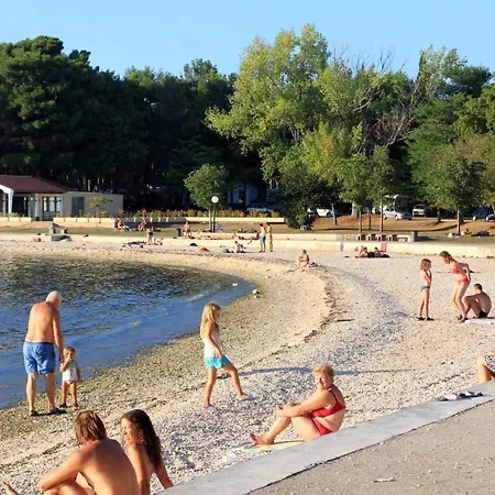Family-Friendly Apartments With Swimming Pool Valbandon, Fazana - 2201 *