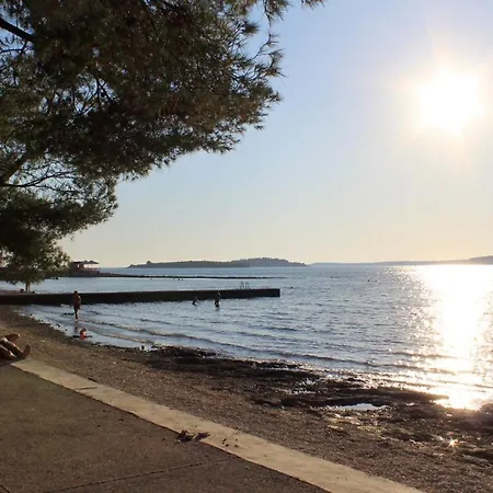 Family-friendly With Swimming Pool Valbandon, Fazana - 2201 Апартаменты *