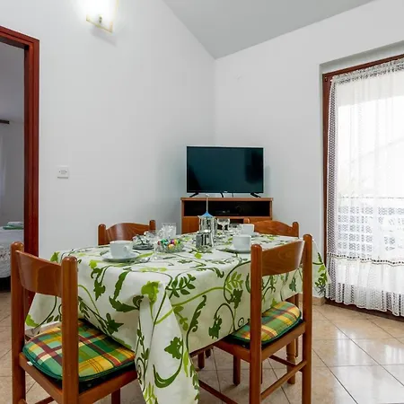 Family-friendly With Swimming Pool Valbandon, Fazana - 2201 * Штиньян