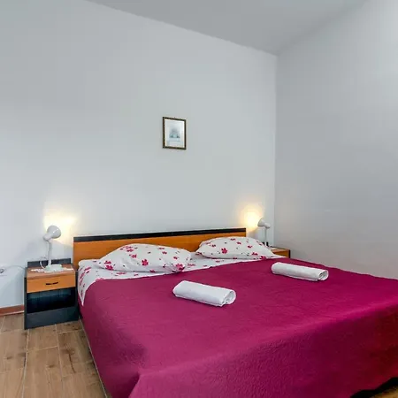 Family-friendly With Swimming Pool Valbandon, Fazana - 2201 Апартаменты