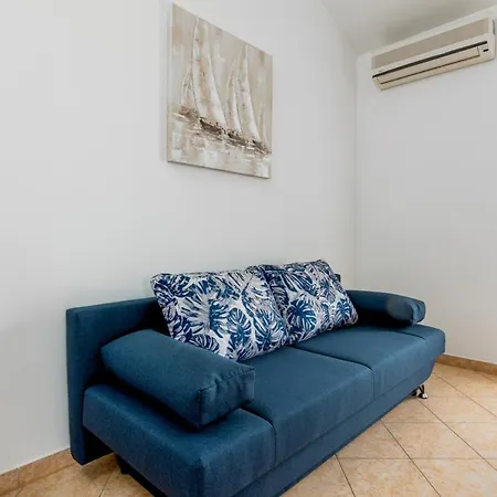 Family Friendly Apartments With A Swimming Pool Valbandon, Fazana - 2201 Apartment *
