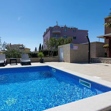 Apartman Family-Friendly Apartments With Swimming Pool Valbandon, Fazana - 2201 Stinjan