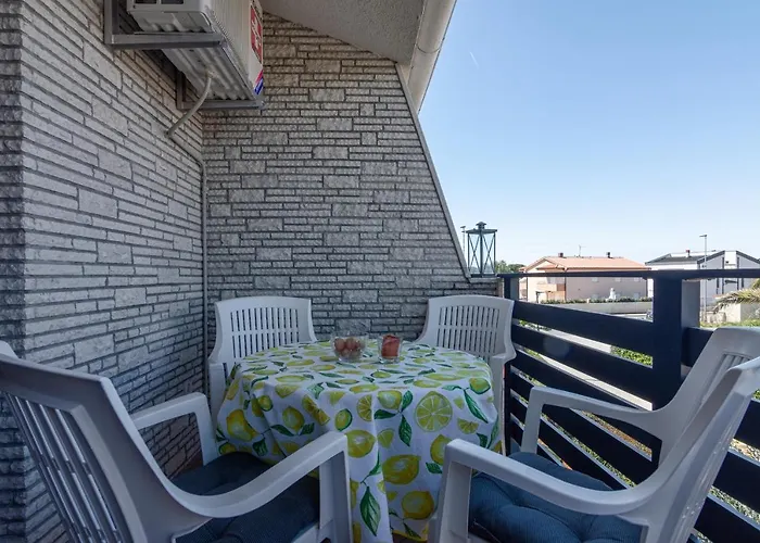 Family-friendly With Swimming Pool Valbandon, Fazana - 2201 아파트 *