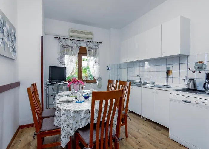 Family-friendly With Swimming Pool Valbandon, Fazana - 2201