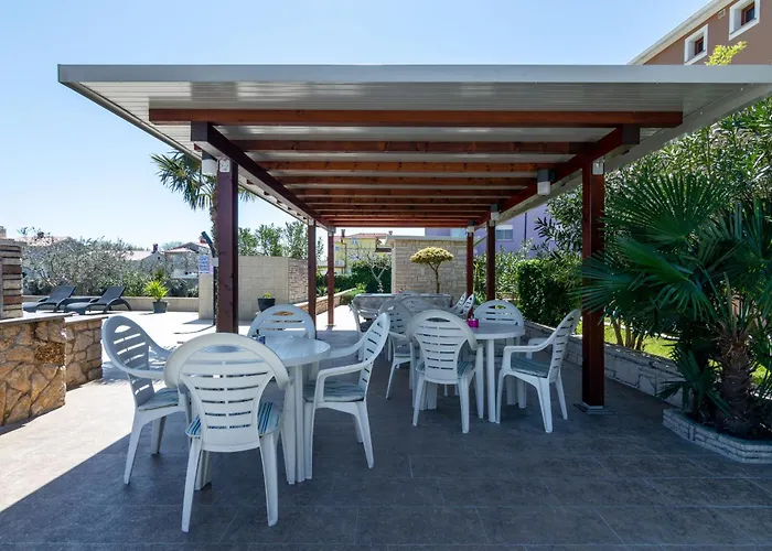 아파트 Family-friendly With Swimming Pool Valbandon, Fazana - 2201