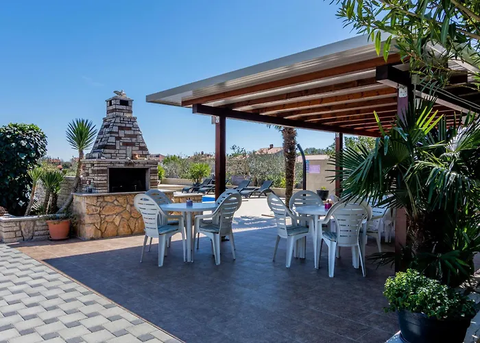 Family-friendly With Swimming Pool Valbandon, Fazana - 2201 *